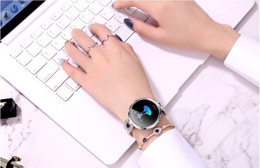 Women's Fashion Smart Watch Waterproof Fitness Tracker