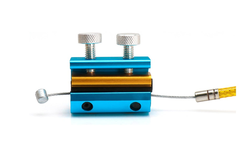 Clutch cable oil lubrication tool