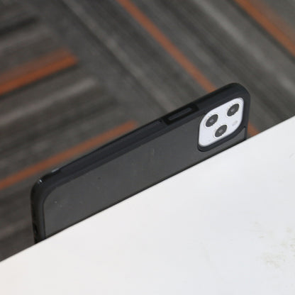 Apple iPhone 12 Anti Gravity Case