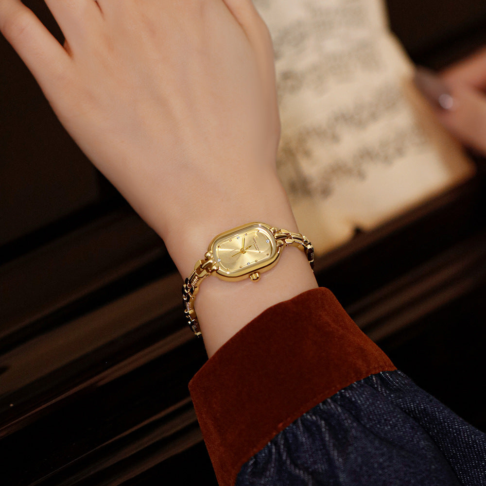 Retro Oval Small Golden Quartz Watch