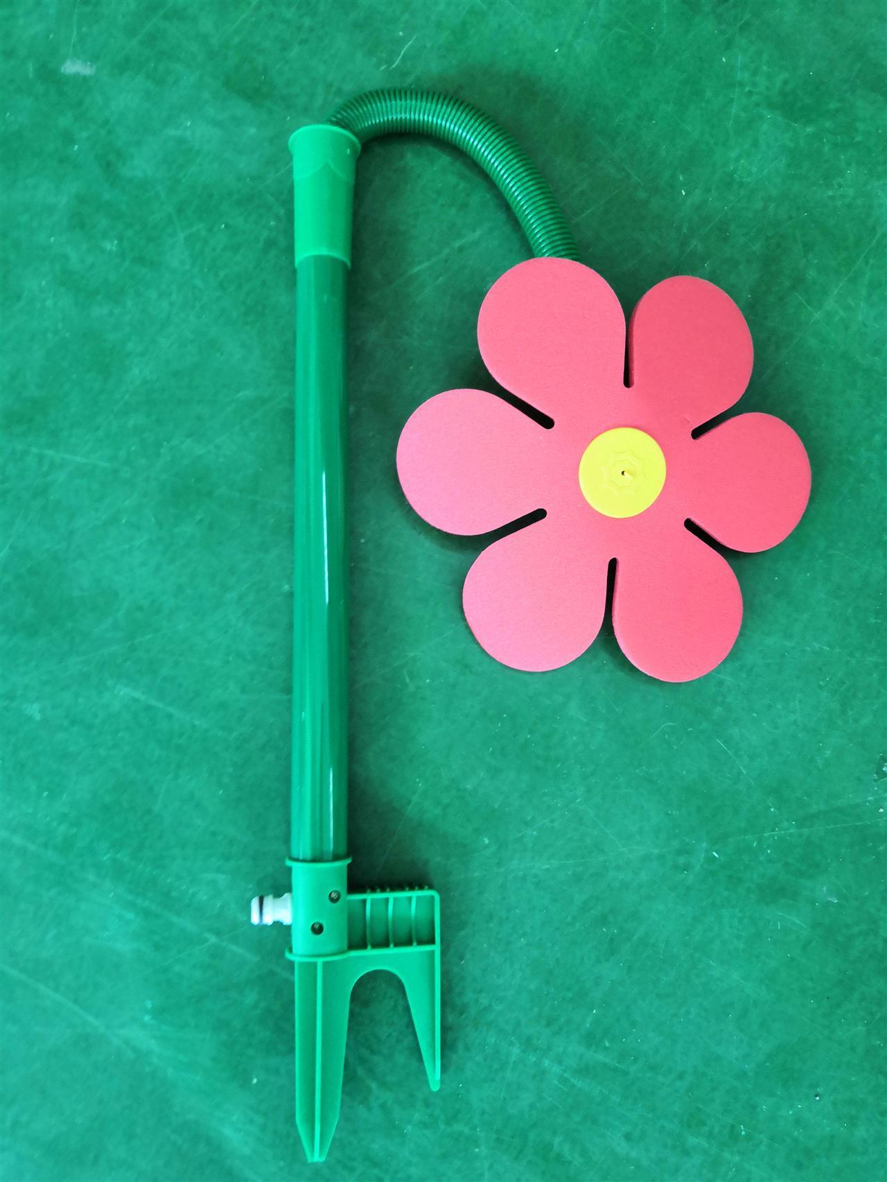 Adjustable Sunflower Garden Sprinkler Tool