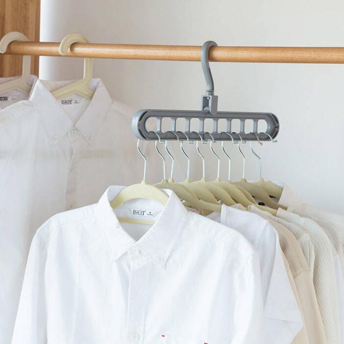 Plastic Clothes Hanger with Storage Hook
