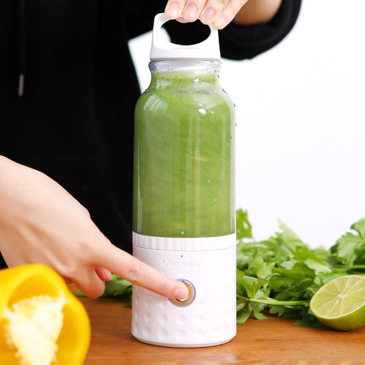 Automatic Mixing Juice Milkshake Cup